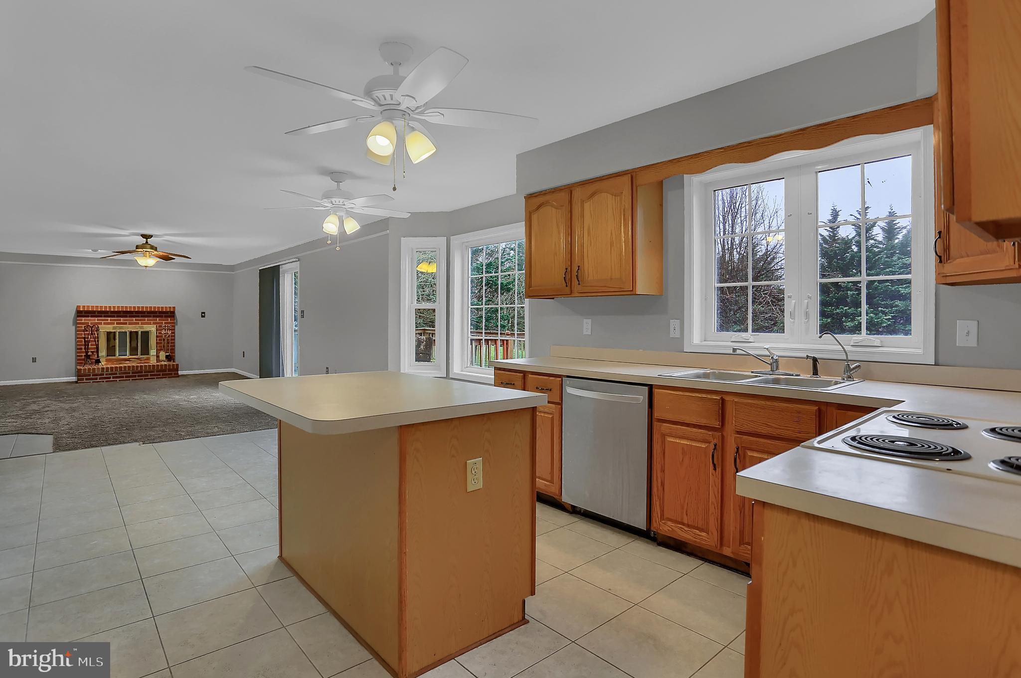 15282 Whitcraft Road New Freedom, PA 17349 - Photo 11 of 54 Kitchen - level 1