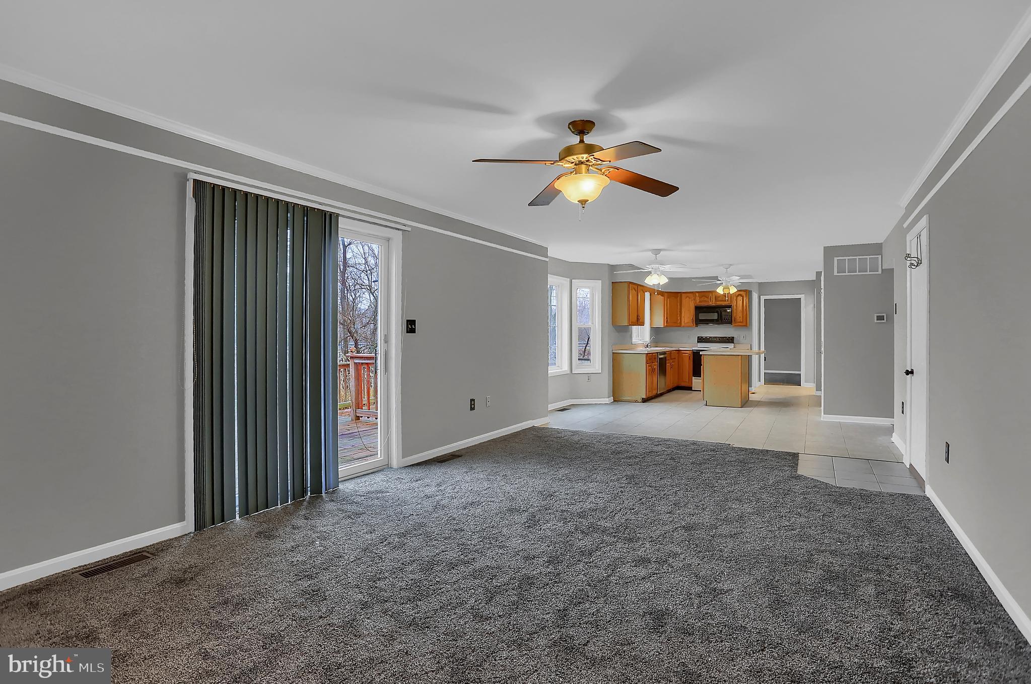 15282 Whitcraft Road New Freedom, PA 17349 - Photo 17 of 54 Family room - level 1