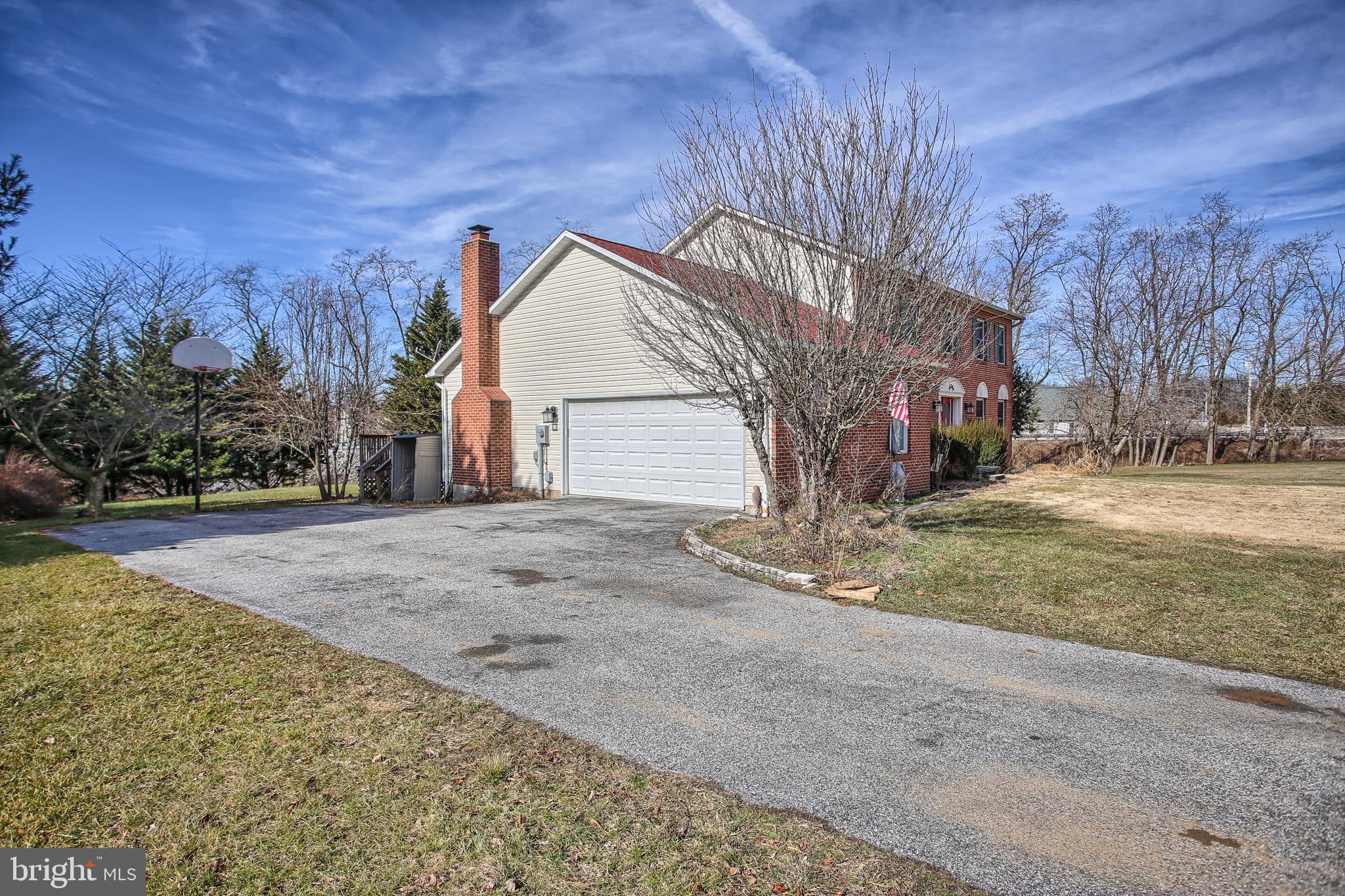 15282 Whitcraft Road New Freedom, PA 17349 - Photo 3 of 54 2-car garage