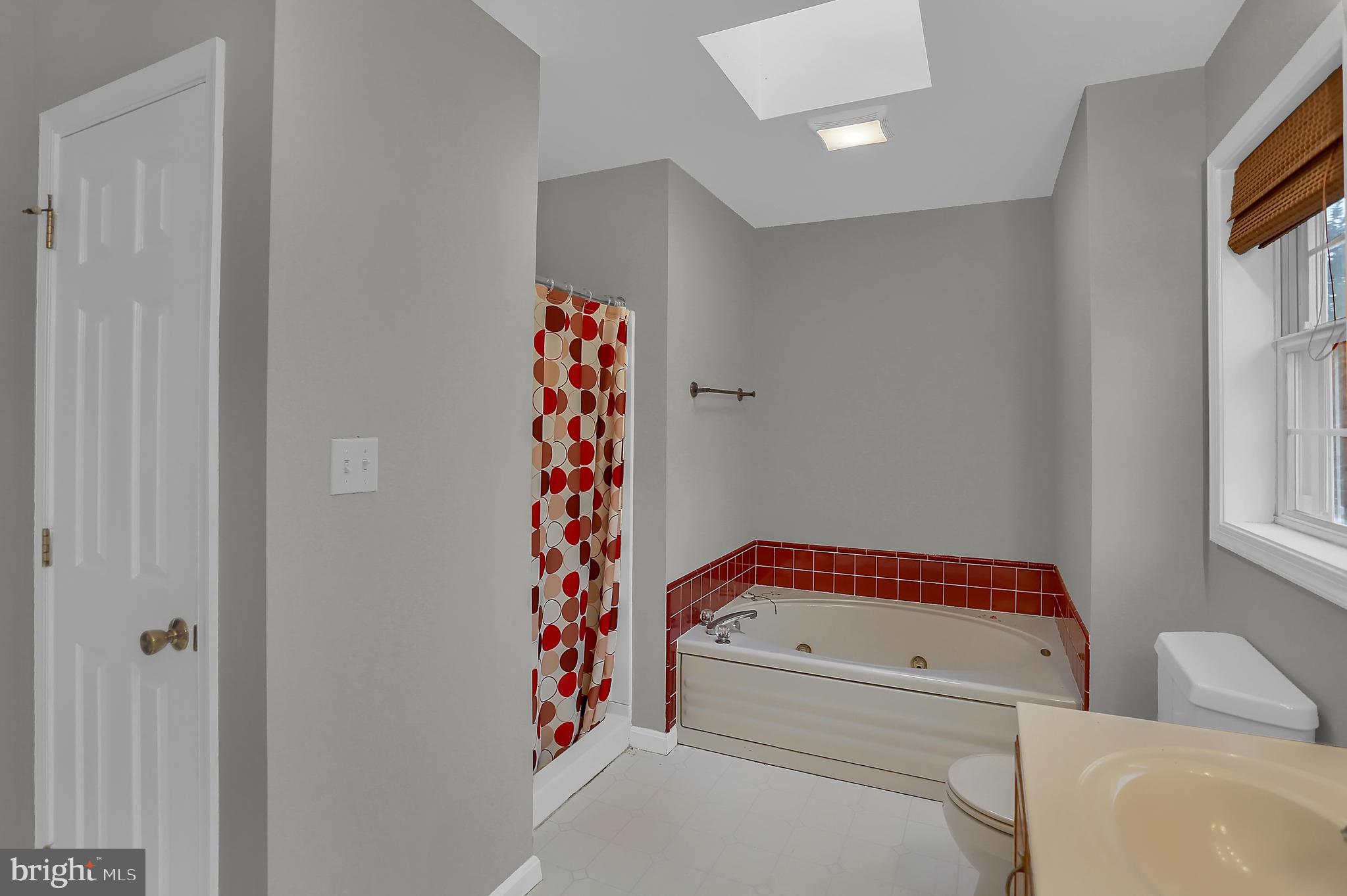 15282 Whitcraft Road New Freedom, PA 17349 - Photo 24 of 54 MBR full bath - level 2