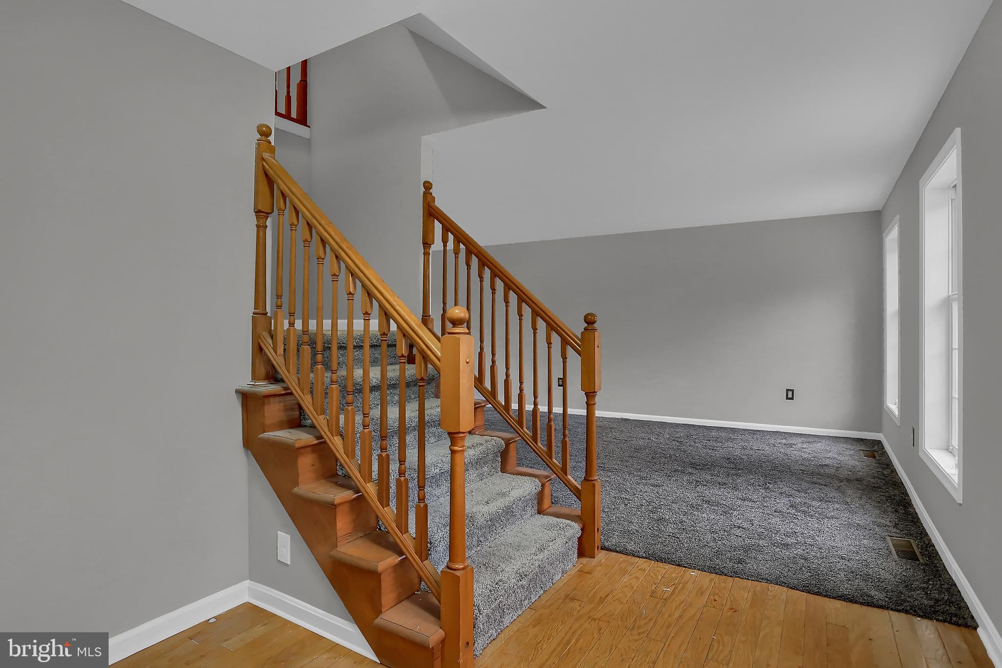 15282 Whitcraft Road New Freedom, PA 17349 - Photo 4 of 54 Foyer - level 1