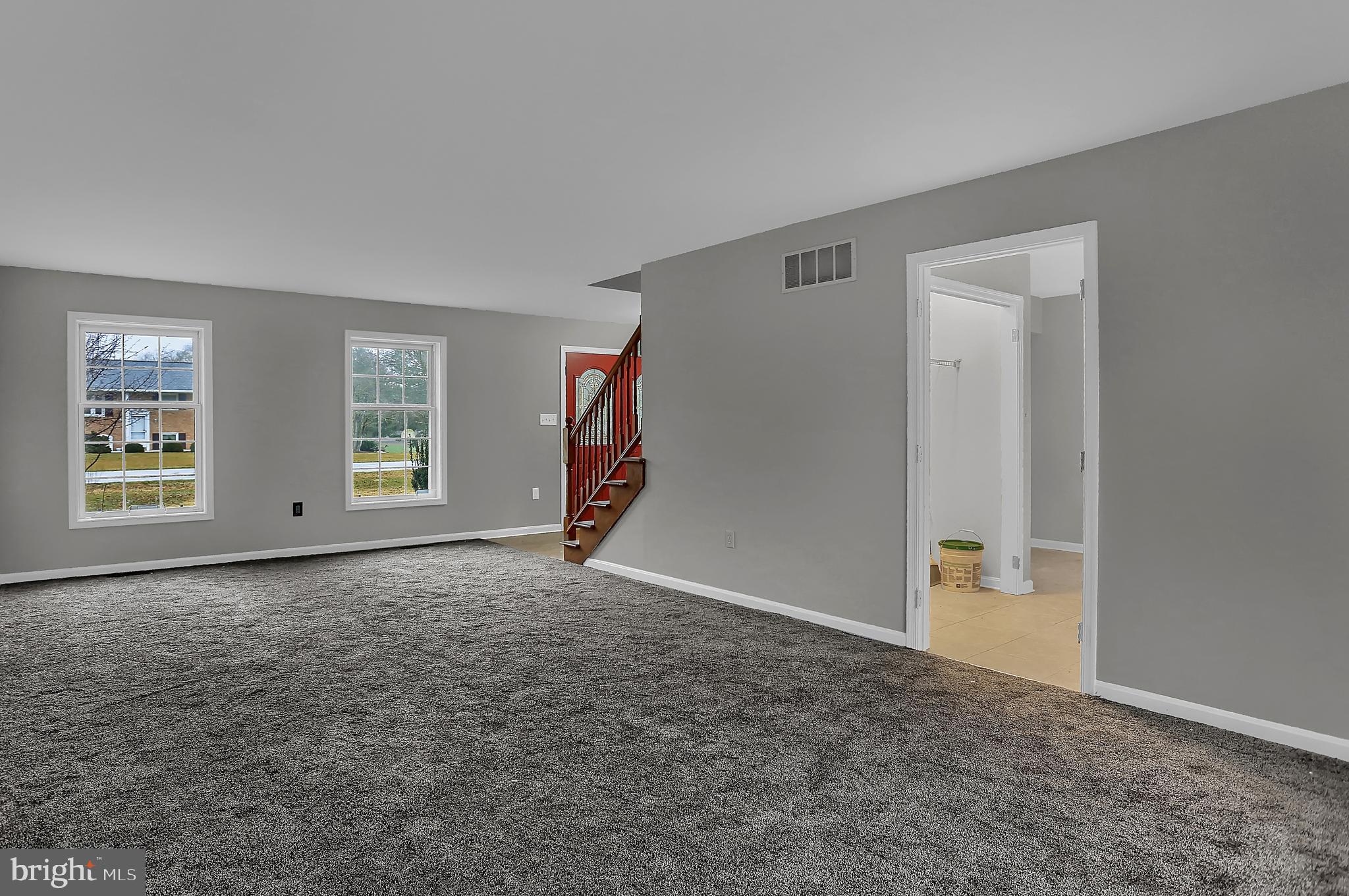 15282 Whitcraft Road New Freedom, PA 17349 - Photo 8 of 54 Living room - level 1