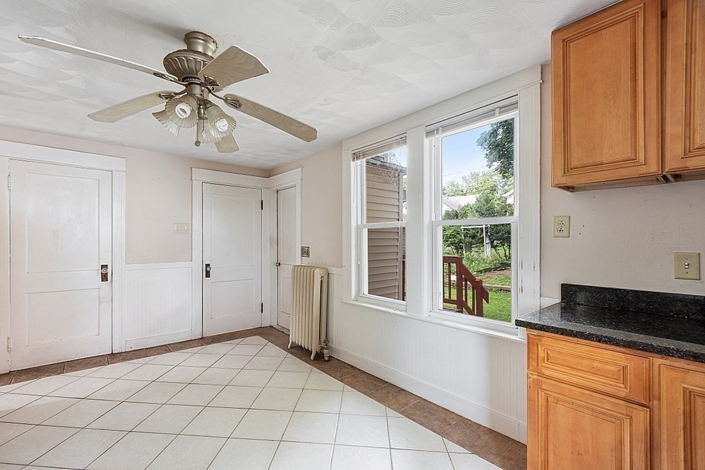27 Woodman Road Worcester, MA 01602 - Photo 11 of 27