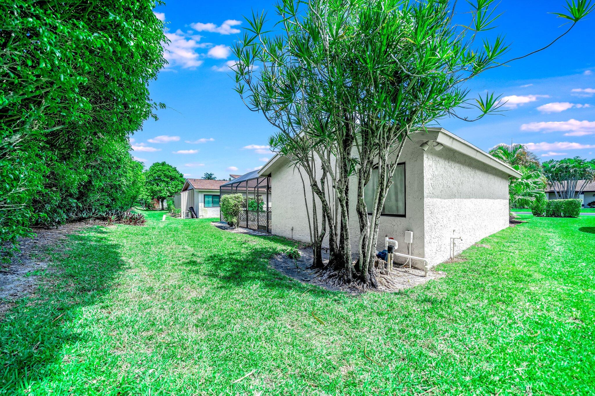 8895 Old Pine Road, Unit 4 Boca Raton, FL 33433 - Photo 6 of 42 42-web-or-mls-JOY03002