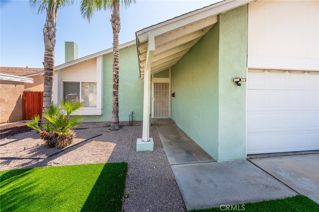 6732 San Joaquin Way Riverside, CA 92503 - Photo 2 of 25