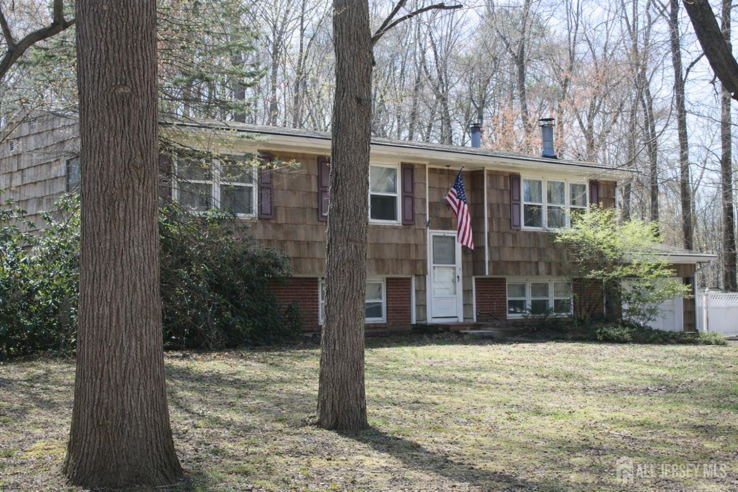 398 Pleasant Valley Road Old Bridge, NJ 08857 - Photo 3 of 39