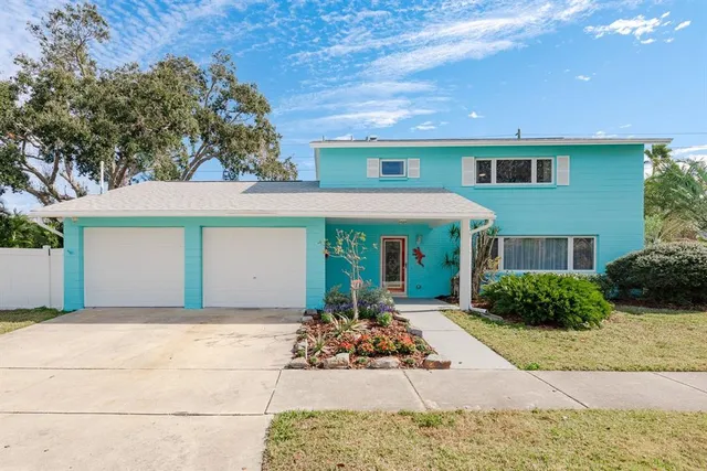 $1,175,000 | 829 Narcissus Avenue, Clearwater Beach, FL 33767