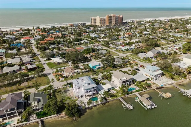 $1,175,000 | 829 Narcissus Avenue, Clearwater Beach, FL 33767