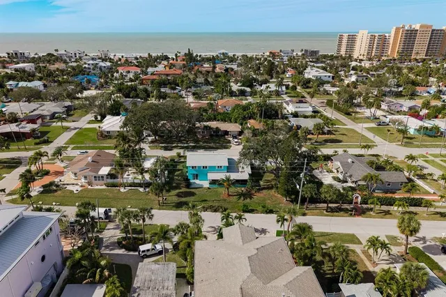 $1,175,000 | 829 Narcissus Avenue, Clearwater Beach, FL 33767