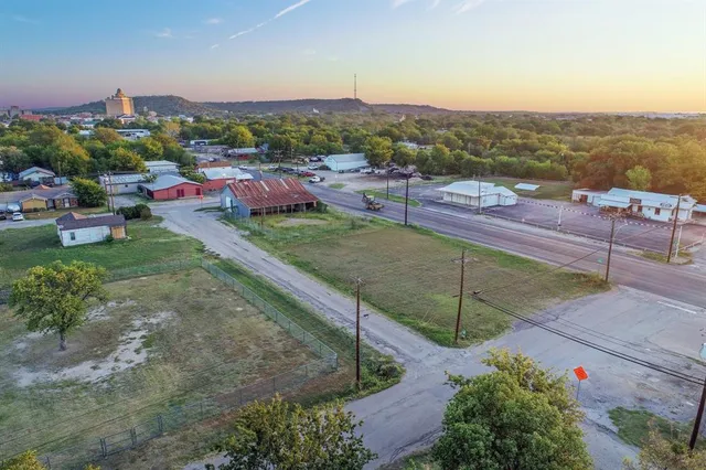 $48,900 | 1206 South Oak Avenue, Mineral Wells, TX 76067