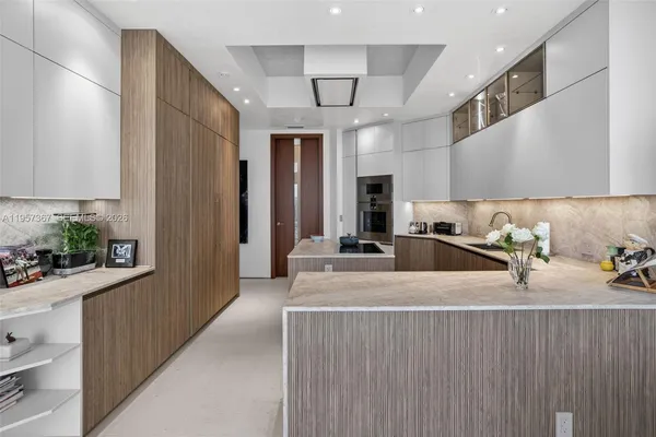 $5,995,000 | 2600 East Island Boulevard, Unit PH1, Aventura, FL 33160