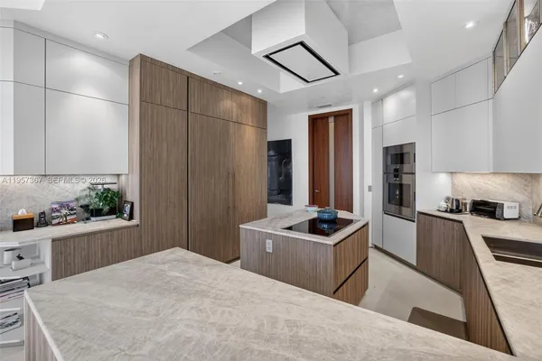 $5,995,000 | 2600 East Island Boulevard, Unit PH1, Aventura, FL 33160