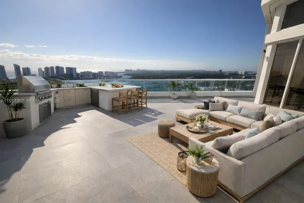 $5,995,000 | 2600 East Island Boulevard, Unit PH1, Aventura, FL 33160