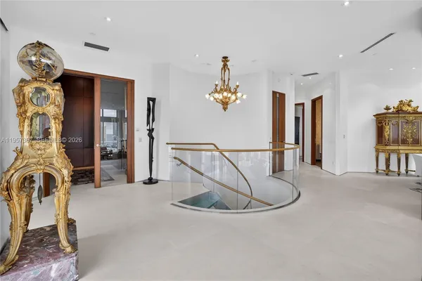 $5,995,000 | 2600 East Island Boulevard, Unit PH1, Aventura, FL 33160