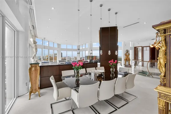 $5,995,000 | 2600 East Island Boulevard, Unit PH1, Aventura, FL 33160