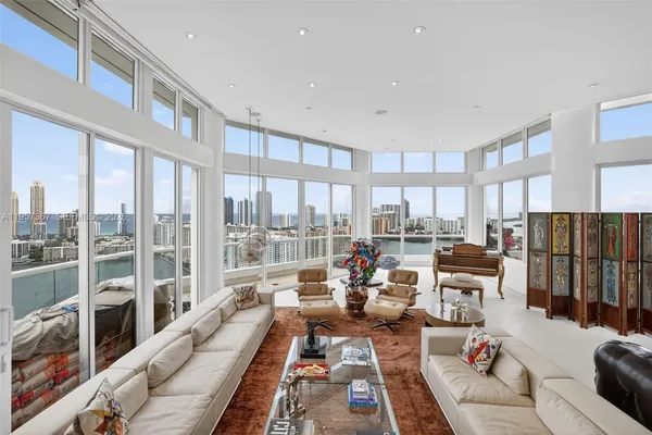 $5,995,000 | 2600 East Island Boulevard, Unit PH1, Aventura, FL 33160