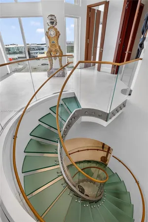 $5,995,000 | 2600 East Island Boulevard, Unit PH1, Aventura, FL 33160