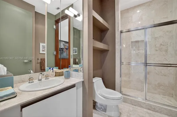 $5,995,000 | 2600 East Island Boulevard, Unit PH1, Aventura, FL 33160