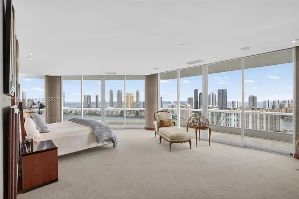 $5,995,000 | 2600 East Island Boulevard, Unit PH1, Aventura, FL 33160