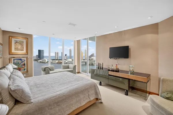 $5,995,000 | 2600 East Island Boulevard, Unit PH1, Aventura, FL 33160