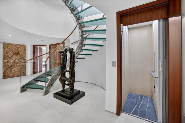 $5,995,000 | 2600 East Island Boulevard, Unit PH1, Aventura, FL 33160