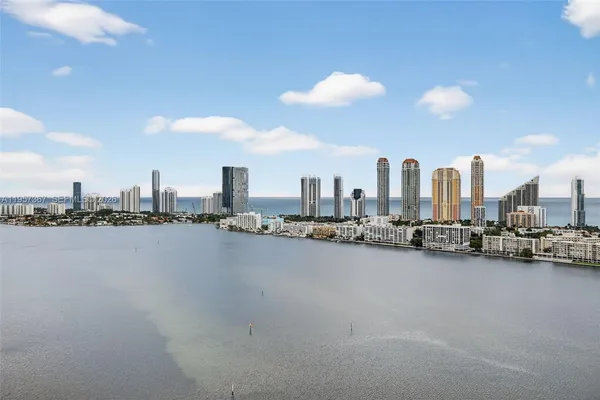 $5,995,000 | 2600 East Island Boulevard, Unit PH1, Aventura, FL 33160