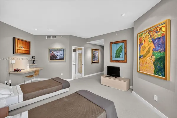$5,995,000 | 2600 East Island Boulevard, Unit PH1, Aventura, FL 33160