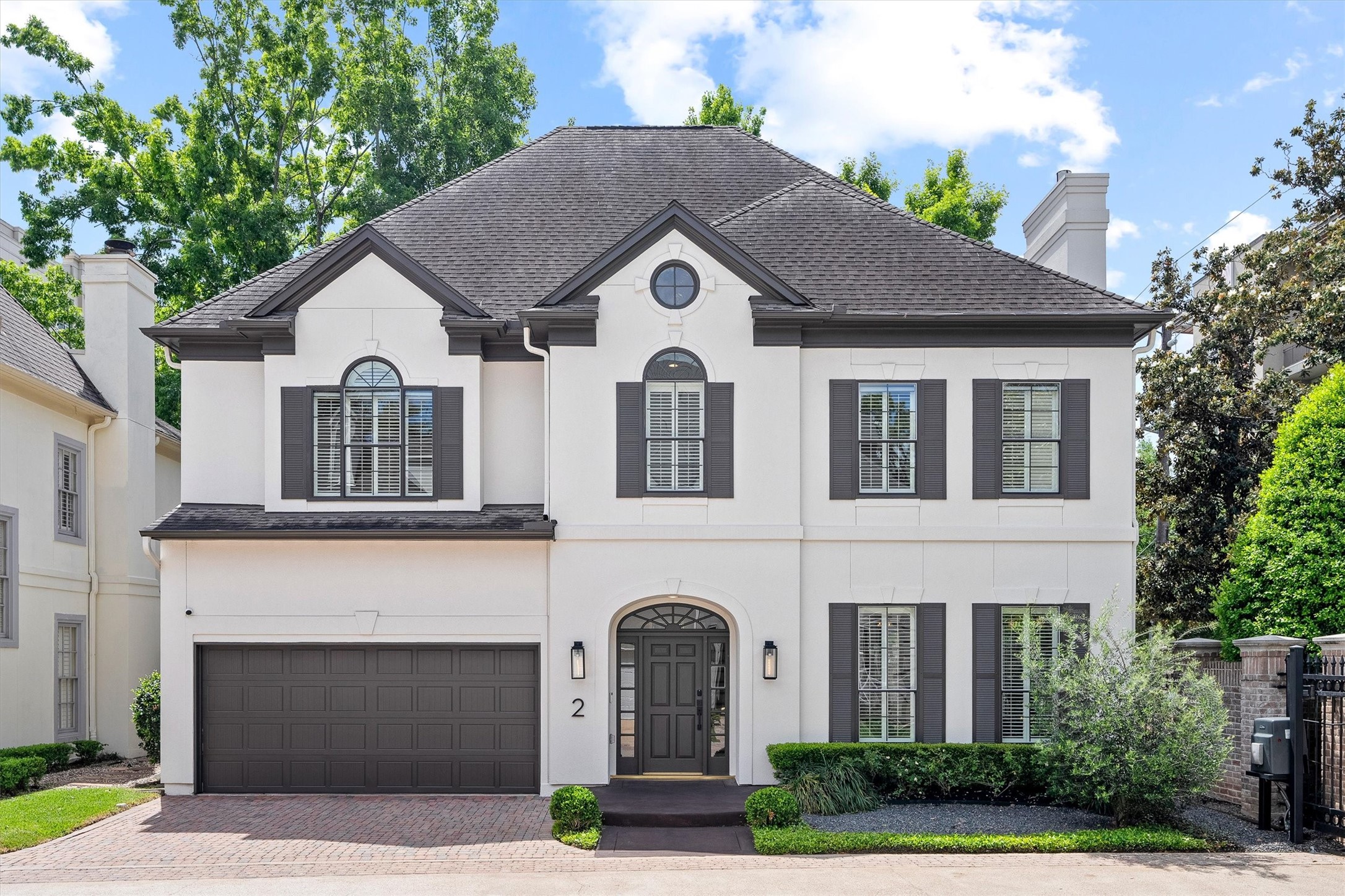 2 Pinewold Court Houston, TX 77056 - Photo 2 of 50 two car garage
