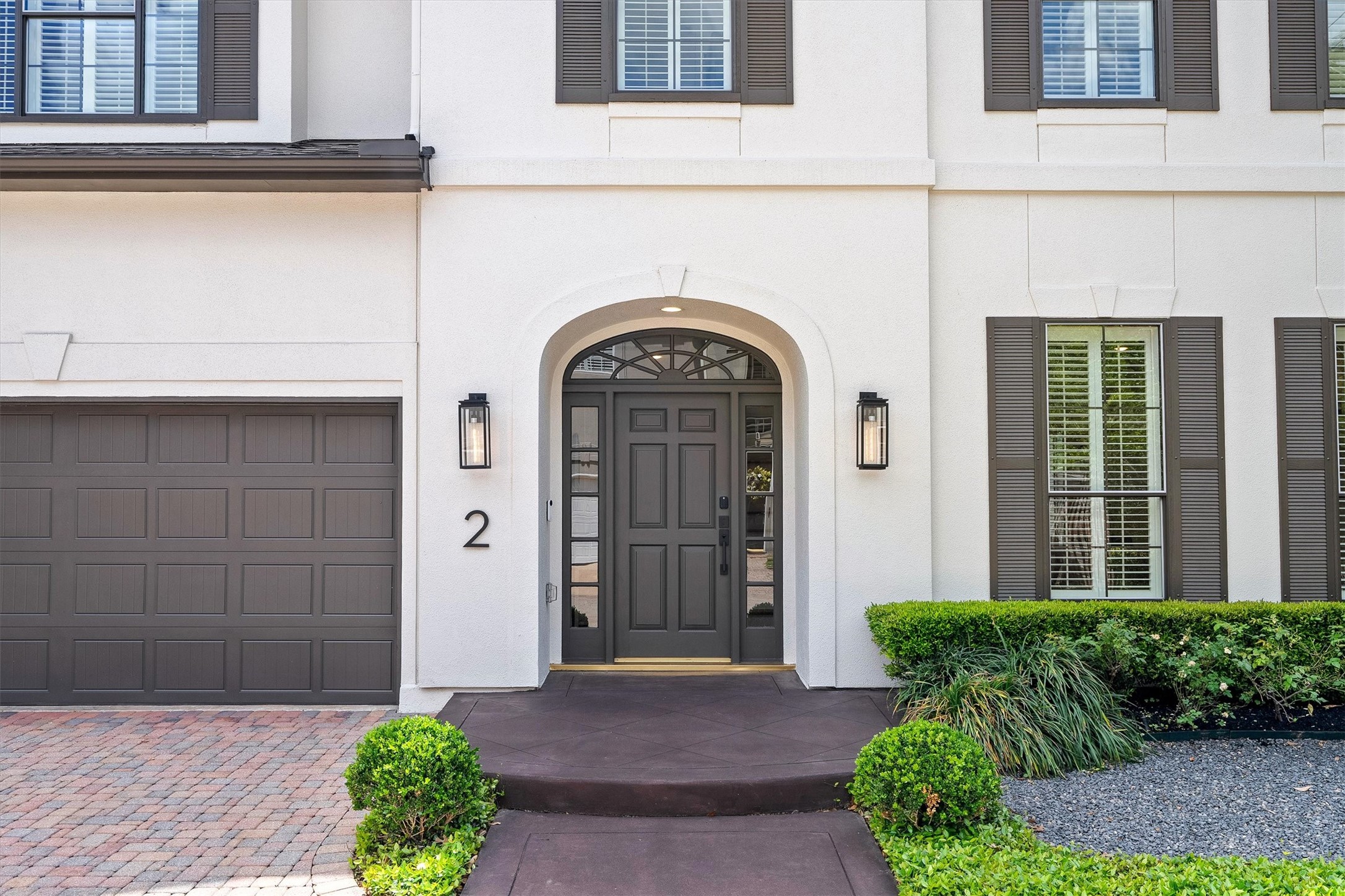 2 Pinewold Court Houston, TX 77056 - Photo 4 of 50 Front door facing north