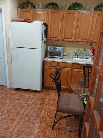 $950 | Undisclosed Address, Lauderdale Lakes, FL 33313