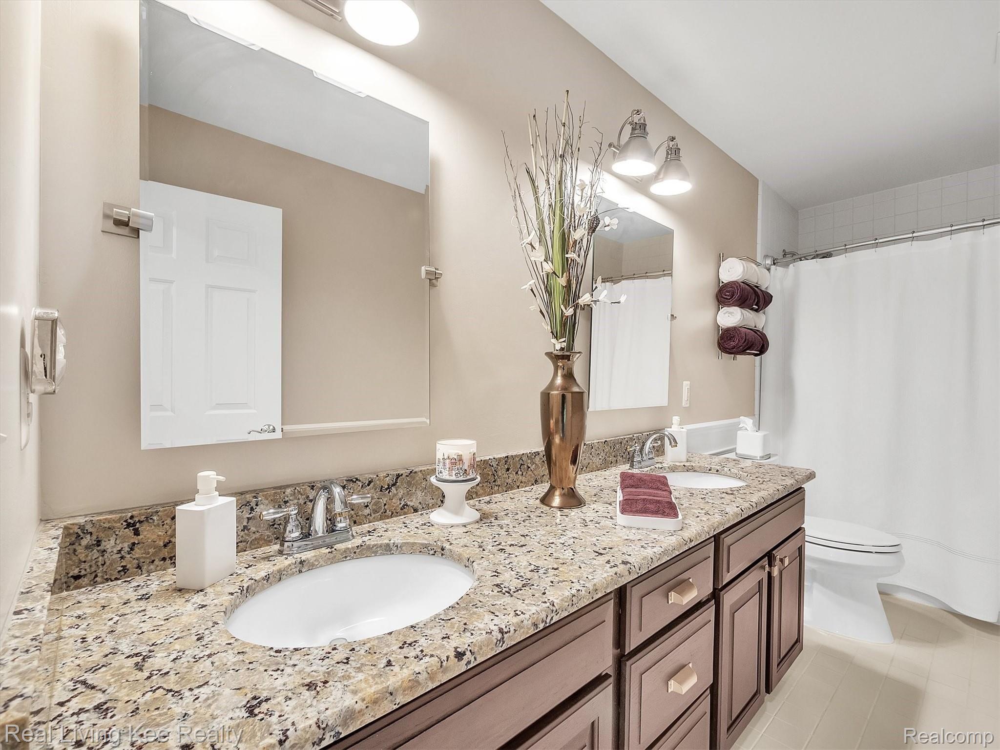 3909 White Tail Drive Rochester, MI 48306 - Photo 39 of 80 39--windowstill-realestate-photography-39.jpg