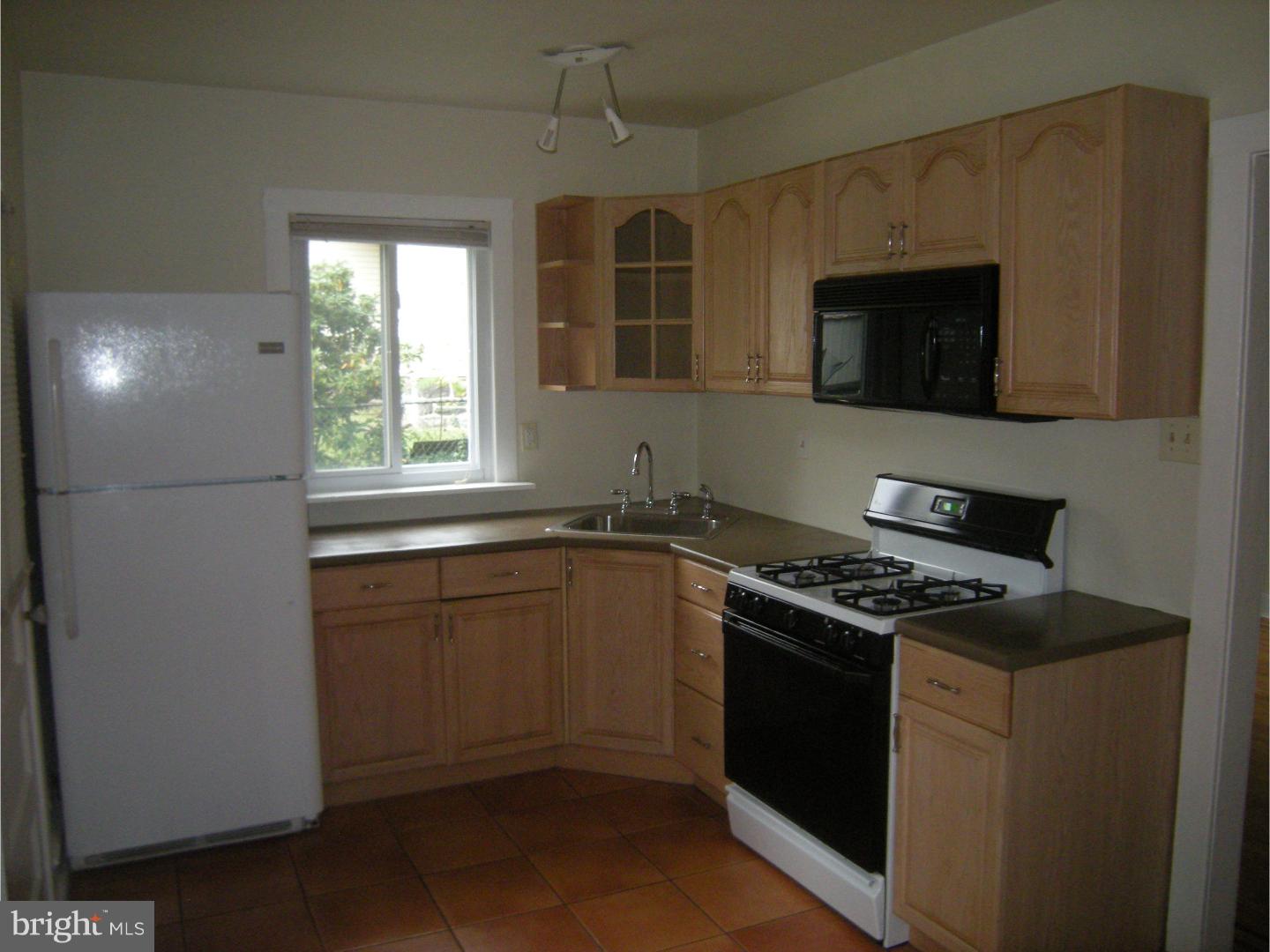 408 Oxford Road Havertown, PA 19083 - Photo 9 of 17 Kitchen
