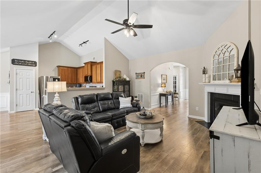 353 Springs Crossing Canton, GA 30114 - Photo 8 of 53