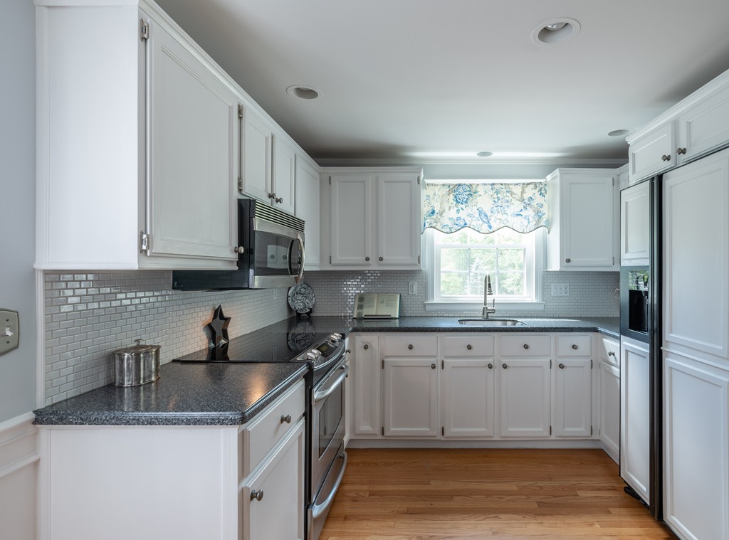 1268 Burts Pit Road Northampton, MA 01062 - Photo 11 of 26