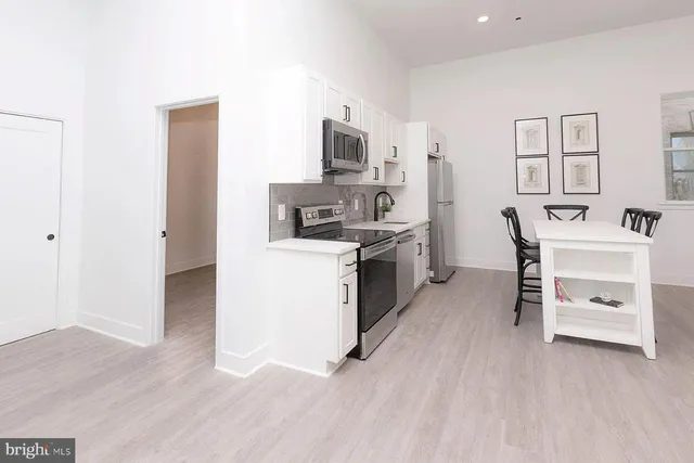 $1,000 | 211 St Paul Street, Unit 2, Baltimore, MD 21202