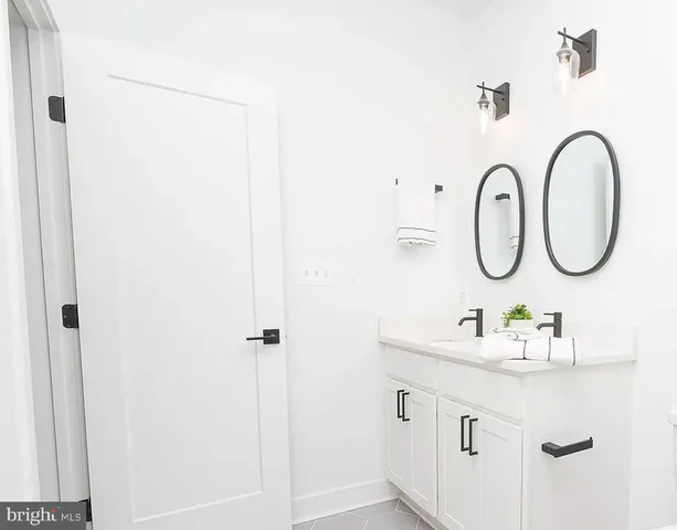 $1,000 | 211 St Paul Street, Unit 2, Baltimore, MD 21202