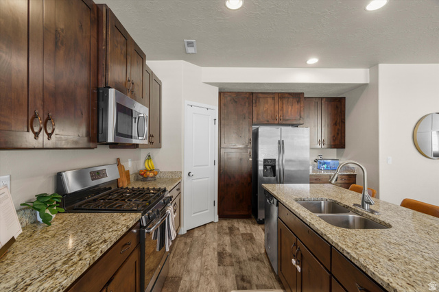 288 South 600 West Centerville, UT 84014 - Photo 14 of 40