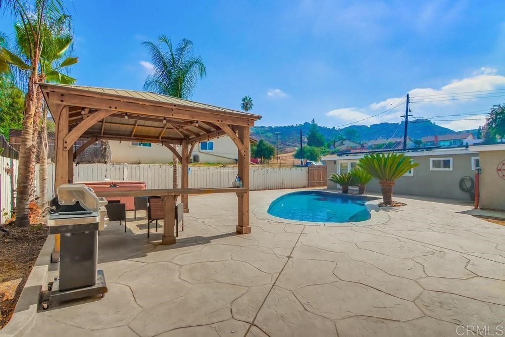 9201 Shadow Hill Road Santee, CA 92071 - Photo 27 of 30 a view of a workspace with furniture and a window