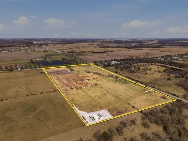 $500,000 | Sunflower Road, Edgerton, KS 66021
