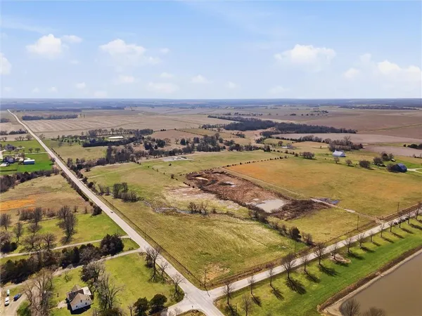$500,000 | Sunflower Road, Edgerton, KS 66021