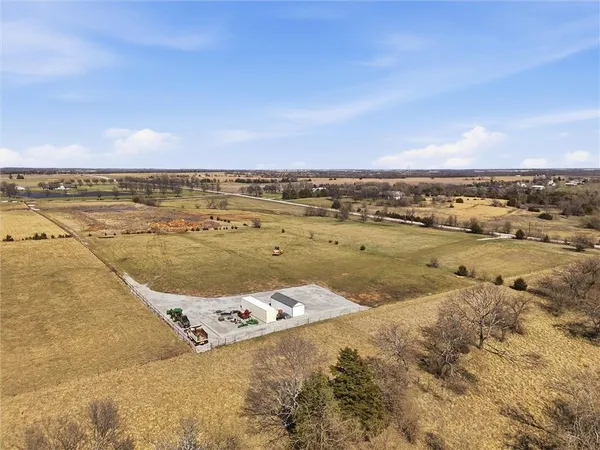 $500,000 | Sunflower Road, Edgerton, KS 66021
