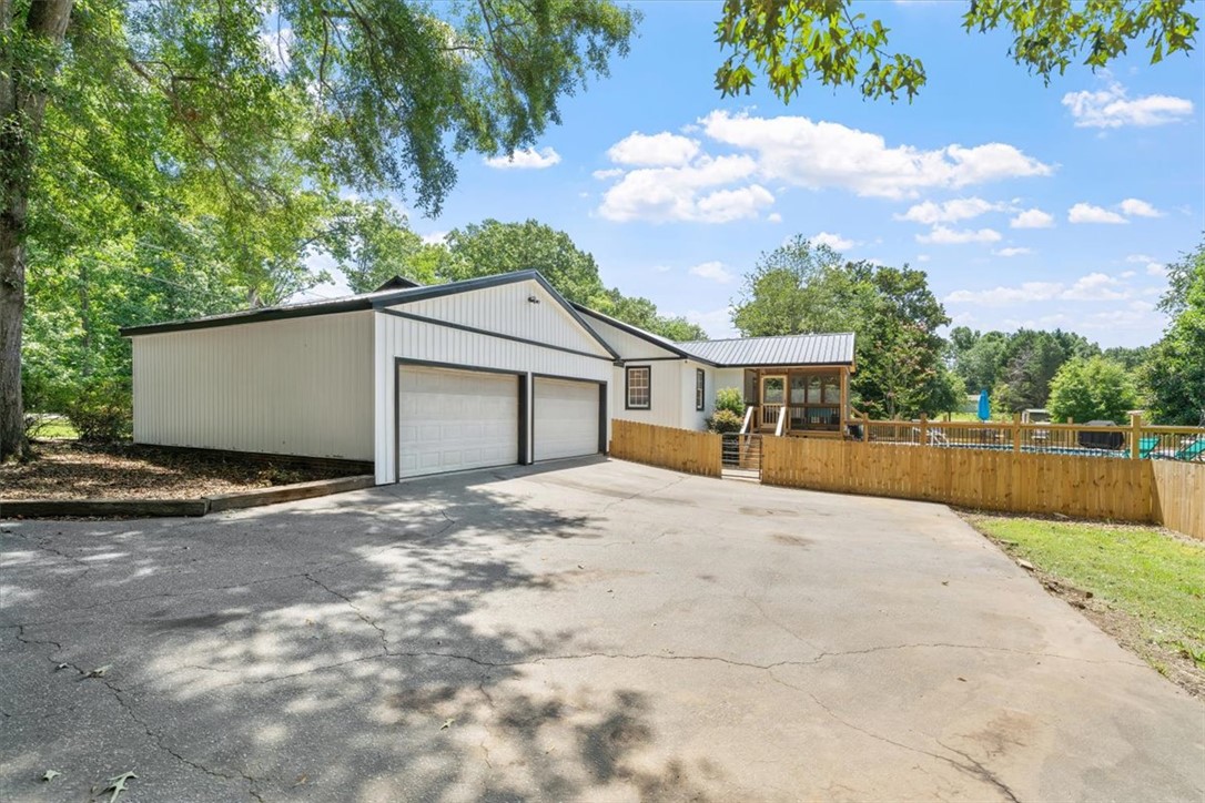 310 Cardinal Drive Easley, SC 29642 - Photo 20 of 23 Garage