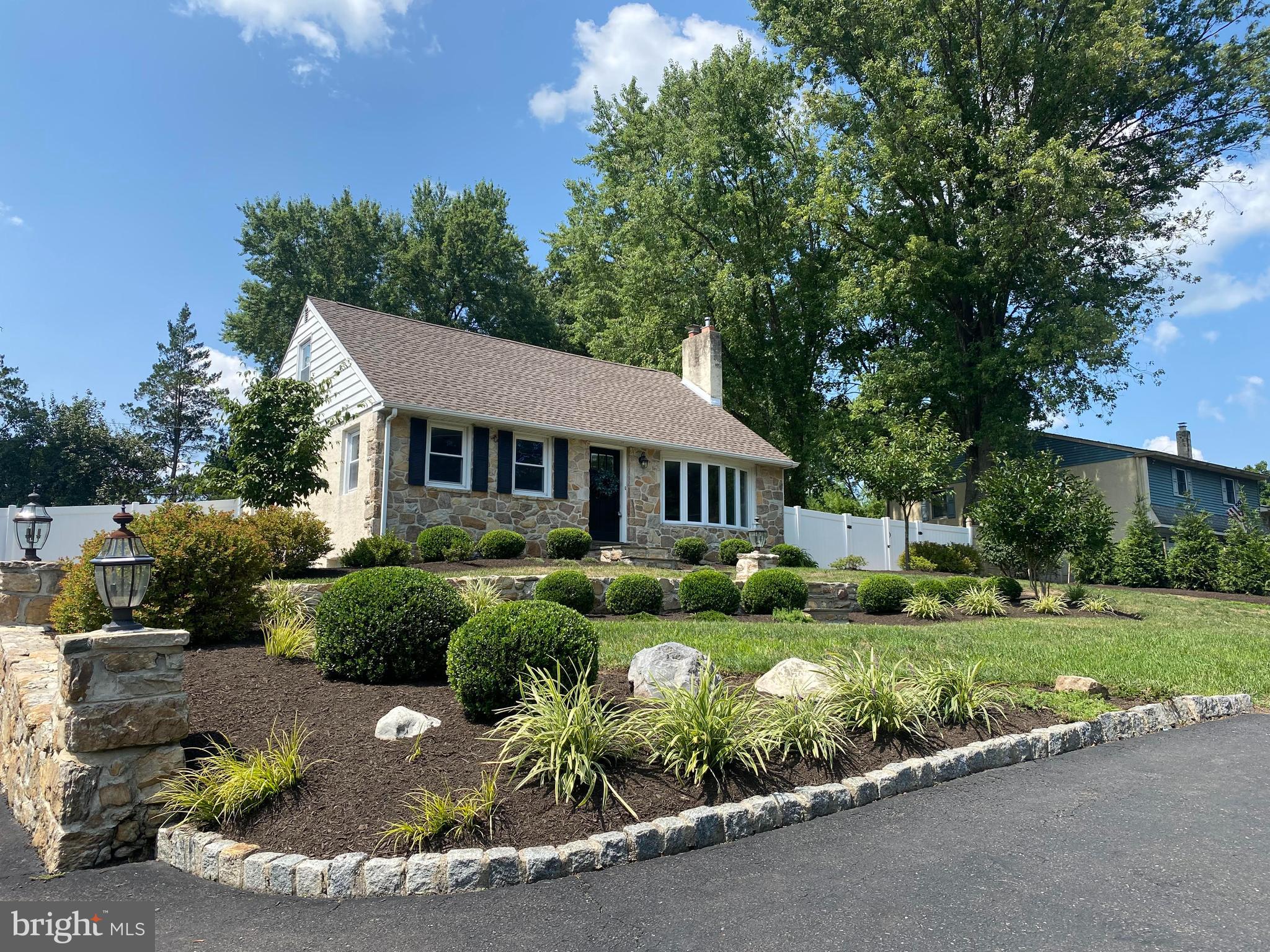 652 Holland Road Southampton, PA 18966 - Photo 1 of 55
