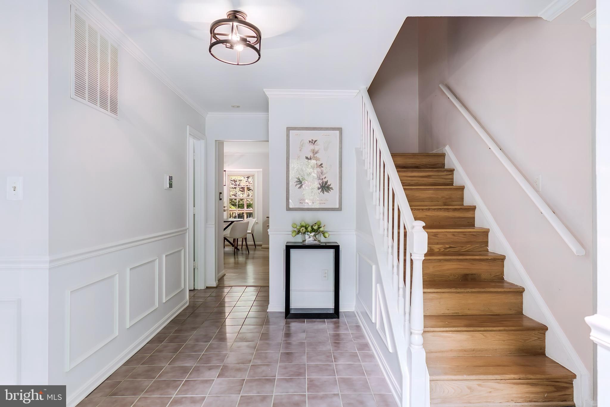 11488 Bingham Terrace Reston, VA 20191 - Photo 3 of 59 Foyer