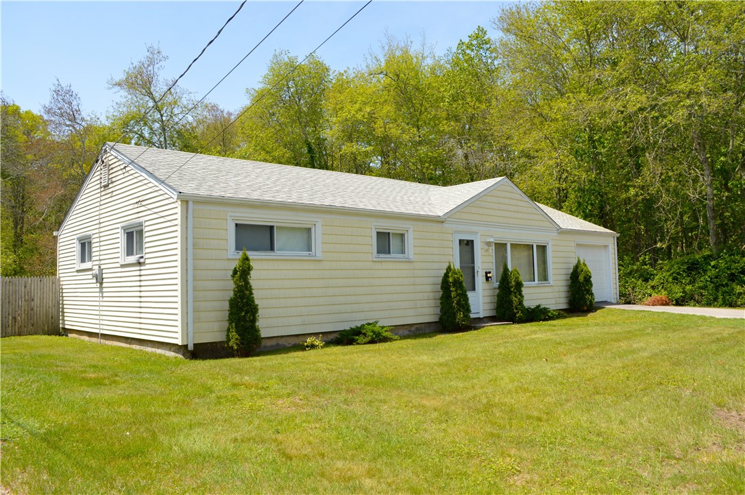 146 South Pier Road Narragansett, RI 02882 - Photo 3 of 38 Gallery Image 3