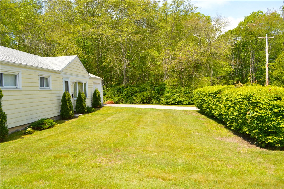 146 South Pier Road Narragansett, RI 02882 - Photo 4 of 38 Gallery Image 4