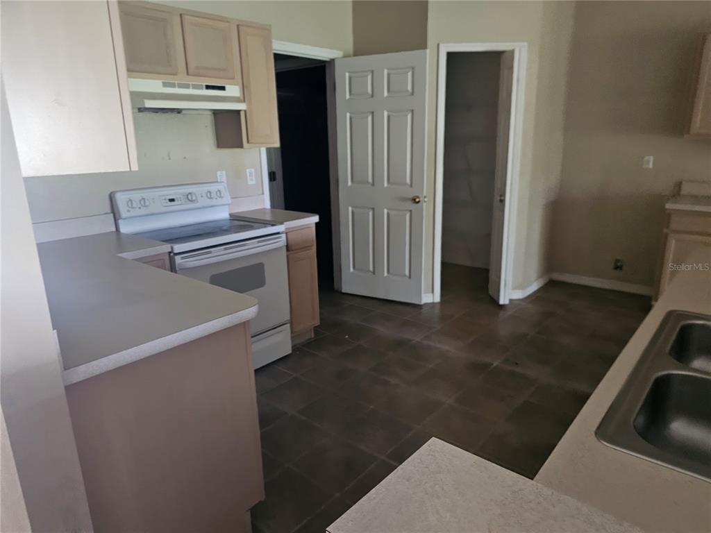 7 Haddock Way Kissimmee, FL 34759 - Photo 13 of 31