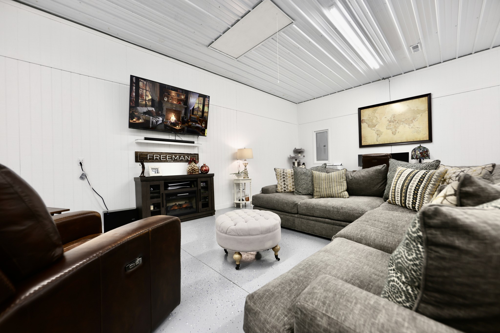 191 Doug Williams Road Portland, TN 37148 - Photo 22 of 51 a living room with furniture and a flat screen tv