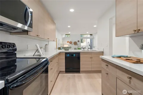 $510,000 | 6439 139th Avenue Northeast, Unit 19, Redmond, WA 98052