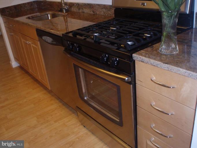 2414 Ansdel Court Reston, VA 20191 - Photo 3 of 13 Kitchen #2